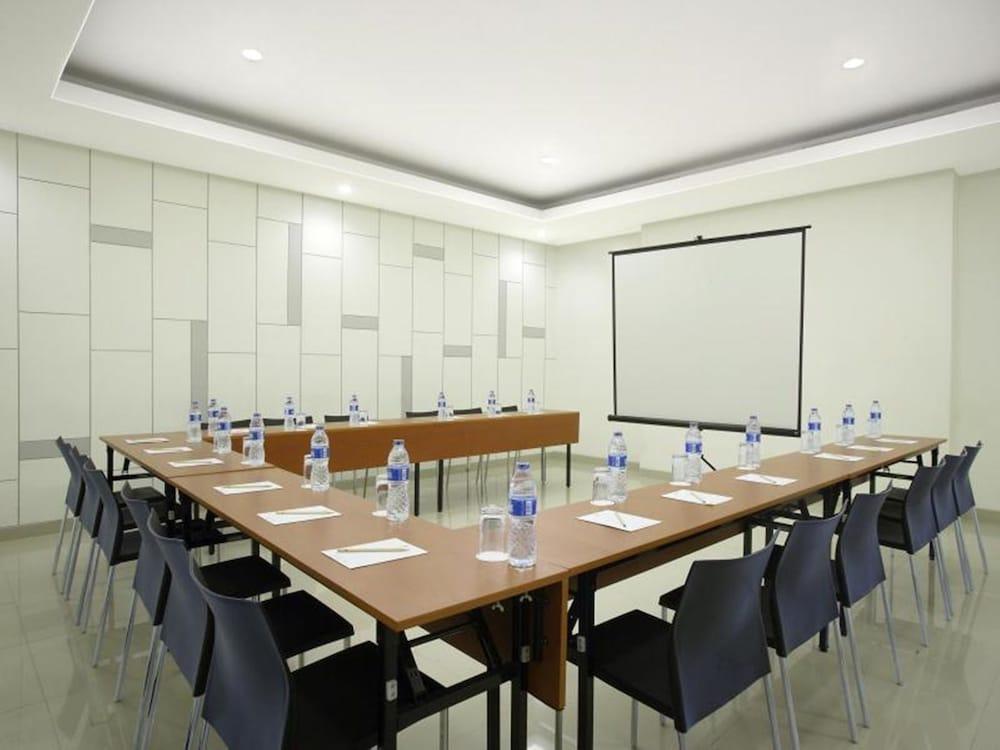 Amaris Hotel La Codefin Kemang Jakarta Ngoại thất bức ảnh