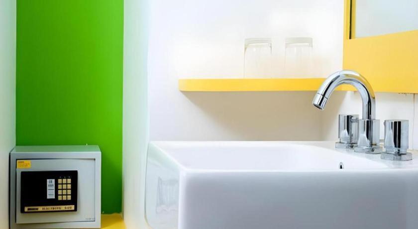 Amaris Hotel La Codefin Kemang Jakarta Ngoại thất bức ảnh