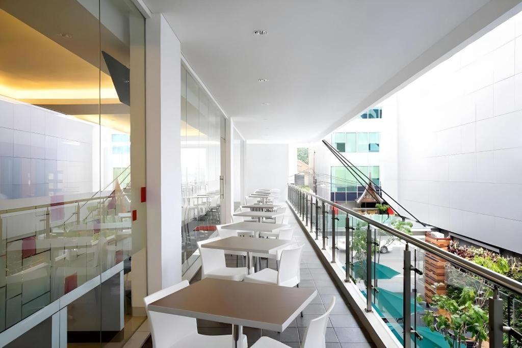 Amaris Hotel La Codefin Kemang Jakarta Ngoại thất bức ảnh